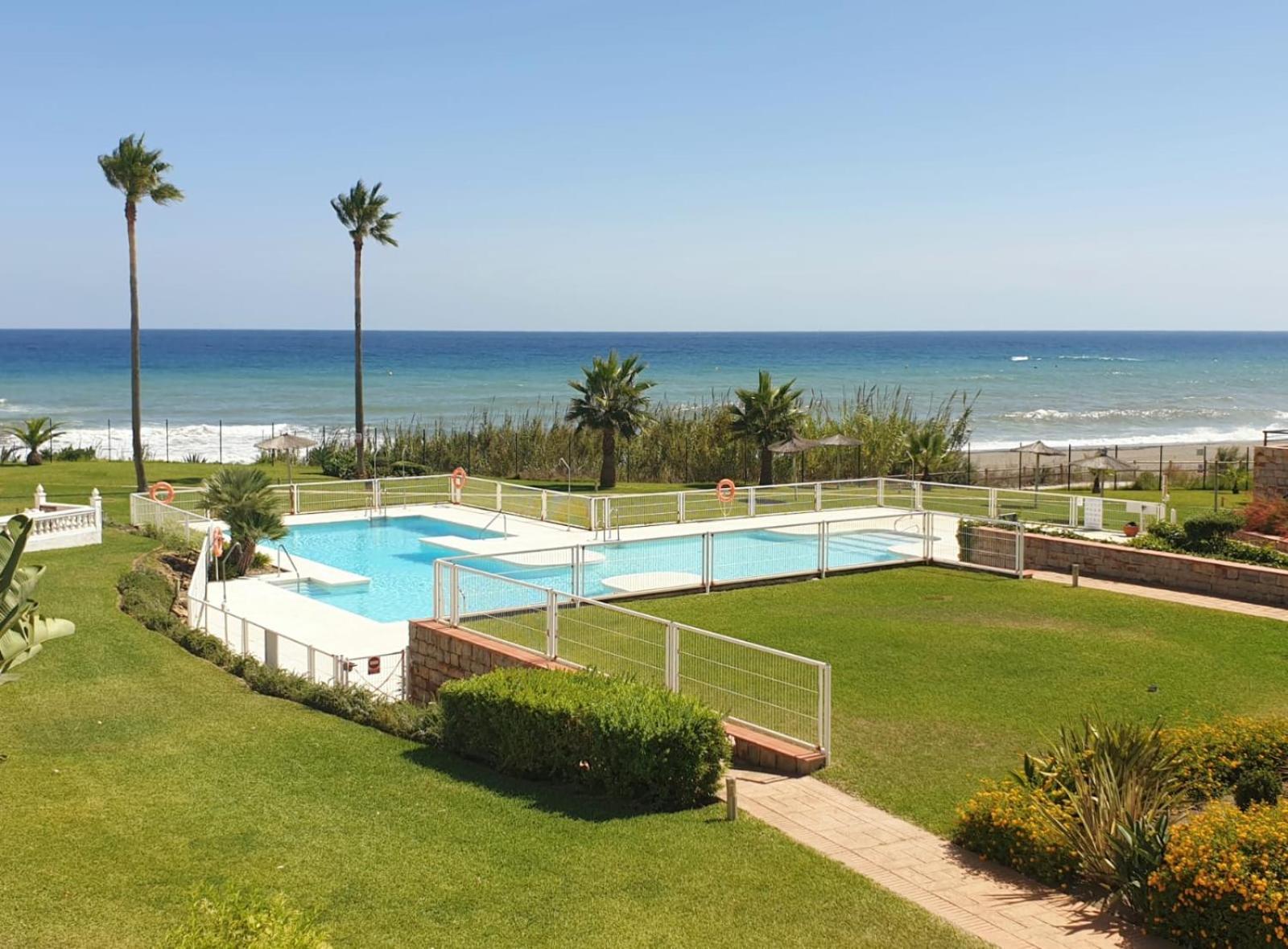 Casitamar Frontline Beach House Rental Casares Costa Near Estepona Bahia de Casares المظهر الخارجي الصورة