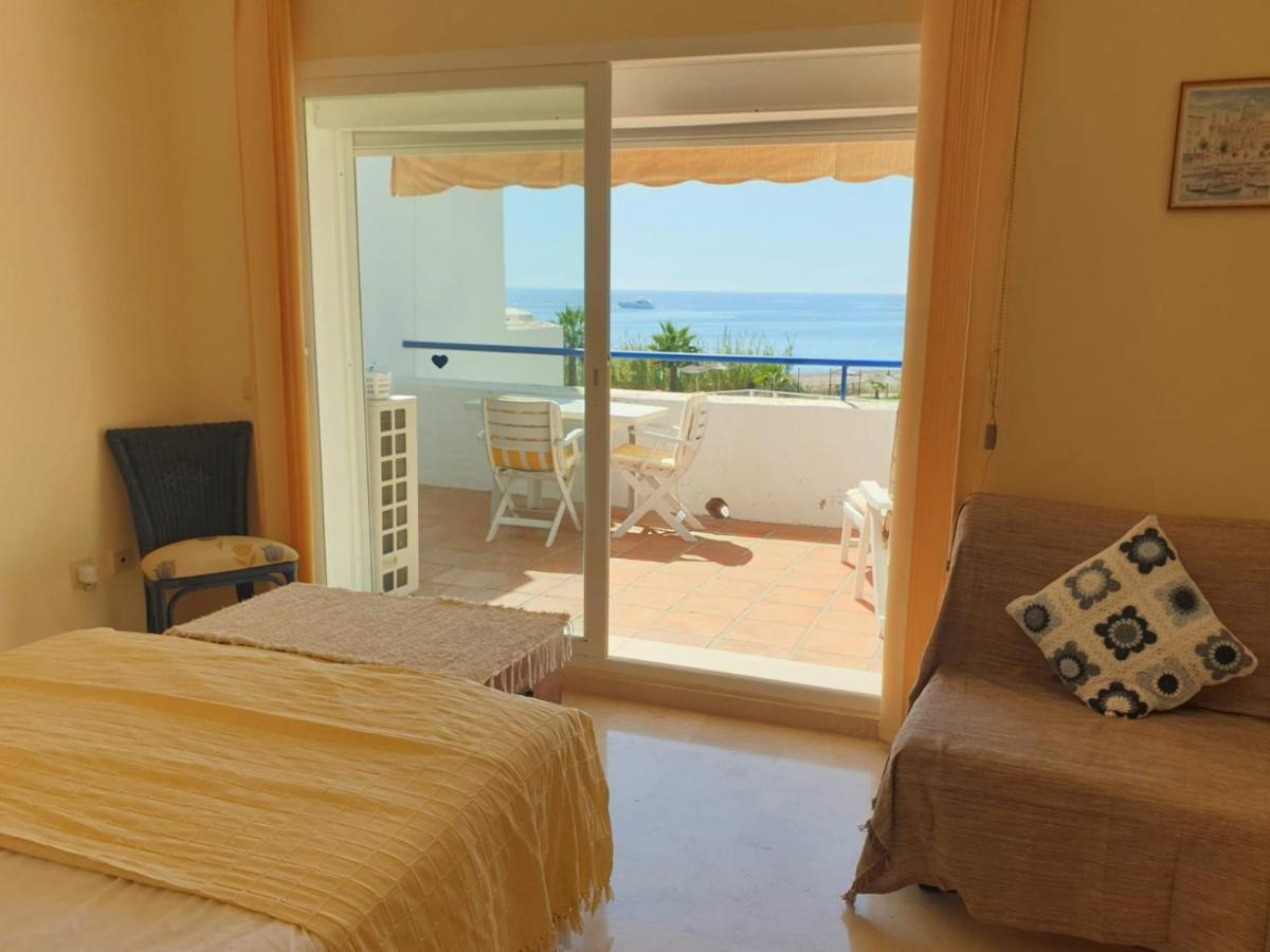 Casitamar Frontline Beach House Rental Casares Costa Near Estepona Bahia de Casares المظهر الخارجي الصورة